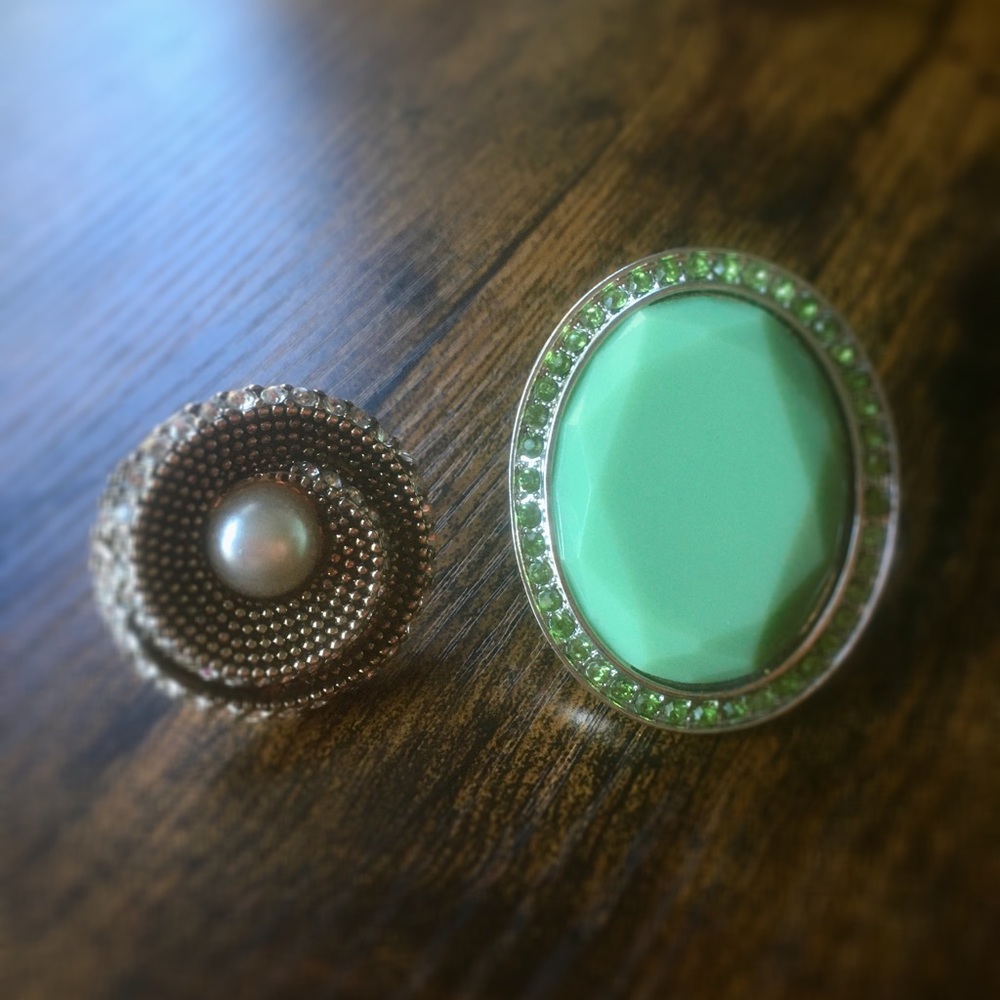 2 Chunky Vintage Rings w Green Stone and Crystals